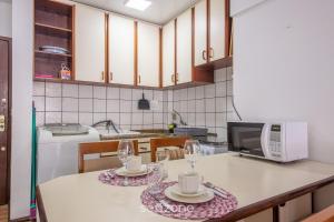 Apto bem localizado a 500mts da praia RHI206