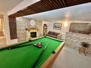 Eight-Bedroom House room in Chalet Charlotte