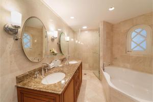 St Peters Bay 211 apts