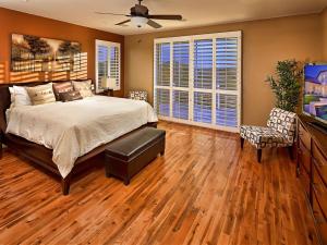 Prime Location, Heated Pool, Hot Tub, Fire Pit, Bbq, More