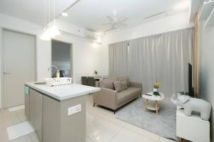 Cozy Skyline Retreat at Trion KL, Level 63