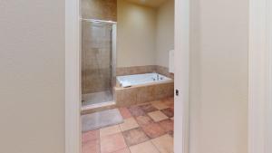 LV028 Private Downstairs Studio on Main Paseo