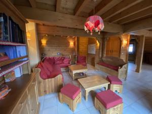 Chalets Chalet cosy 9 pers, 100m des pistes et 300m des commerces, avec WIFI et balcon sud-ouest - FR-1-733-152 : photos des chambres