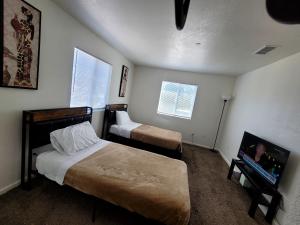 4 Bedrooms & 2.5 Bathrooms in LA