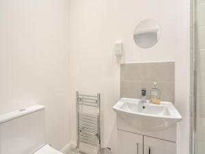 Apartment Two - Uk44285