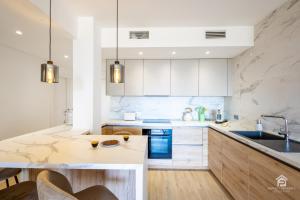 Apartment Los Molinos on the beachfront with pool