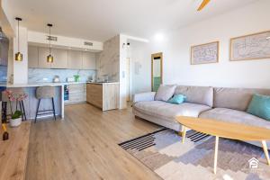 Apartment Los Molinos on the beachfront with pool