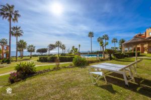Apartment Los Molinos on the beachfront with pool