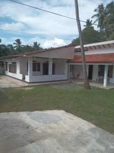 1, 2, 3, 4 or 5 roomed full homes with gardens Negombo