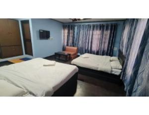 Hotel Basant Inn, Srinagar