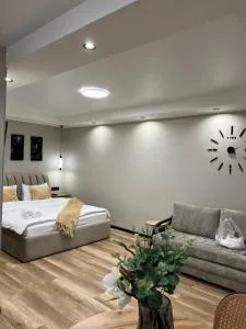 21 вулиця Адміральська - Peresadovka