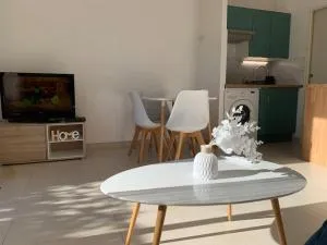 Maisonnette dans belle résidence - Caussols