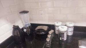 Apart Verdemar Confort com 3 quartos para ate 8 pessoas moderno e funcional e apenas poucos passos da praia