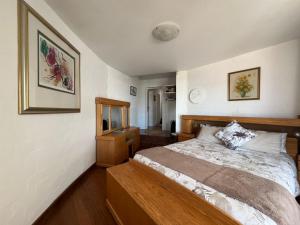 Cosy Corner on Orpheus Holiday Apartment for two