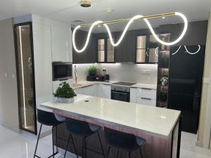 Usmans 4BDRM APARTMENT SEA VIEW Rimal