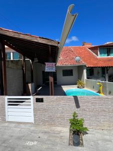 Casa Cinza na Praia dos Carneiros em Condomínio à beira-mar