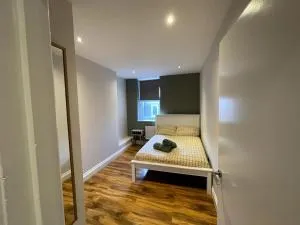 Stunning Luxury One Bedroom Serviced Apartment - Central London - Merton