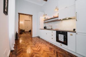 Old Town Central Apartment