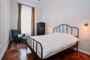 Old Town Central Apartment