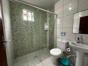 Ampla casa térrea, WiFi, estacionamento e segurança