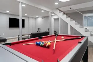 Amazing Vacation House In Poconos 8 Beds 3.5 Baths, Hot Tub Game Room - إيست سترودسبورغ