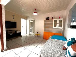 Apart 2 dormit. em pátio familiar