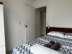 Apart 2 dormit. em pátio familiar