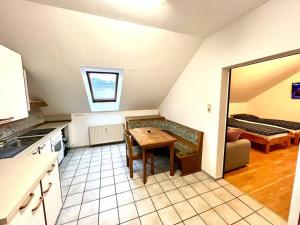 Kino Nähe, Einkaufscenter