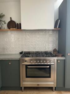 Cozy 2 bedroom cottage - Newly renovated, perfect location for best of Ballarat