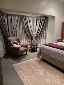 Fancy Pansy 4.2 Room 1 only : Spacious 1 bedroom house