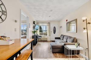 Lake Winnisquam 1 Bedroom Condo with Lake Views