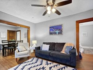 Roomy 4br By Drake Sleeps 13 Huge Yard - 4hvězdičkové hotely ve městě Des Moines