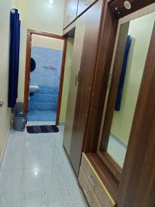 VJ VILLA HOME STAY ORANGE DOUBLE COT ROOM