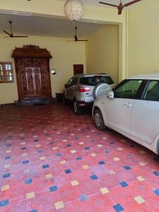 VJ VILLA HOME STAY ORANGE DOUBLE COT ROOM