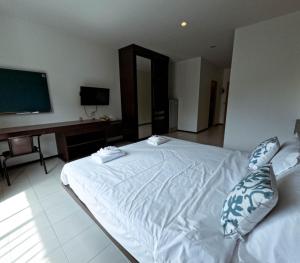 Le Ranong Bistro Hotel