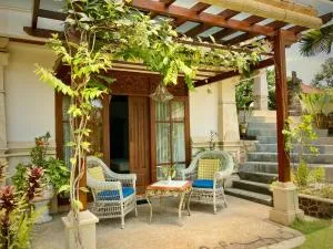 帕拉迪斯山休闲别墅 - Banjar