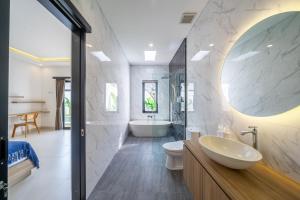 Villa Lavista Brand New Beautiful Stylish 2 BR in Canggu