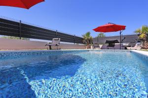 Villa Tri Palme with heated pool