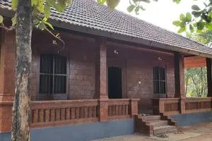 Traditional Kerala Heritage Villa - Kuttyādi