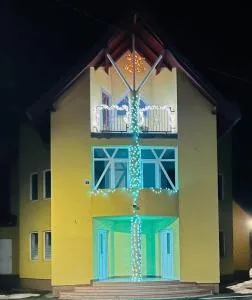 Sandys House - Subcetate