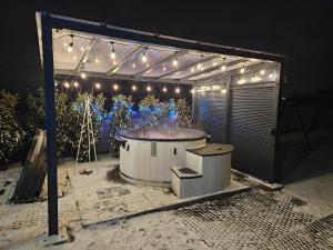 Domek na wyłączność ,bania z jacuzzi. Pobyt góry, jezioro, las.