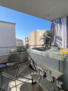 Luxury apartment with jacuzzi