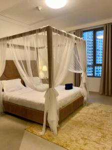 BJs luxury Burj and Creek View 2 BR Apartment