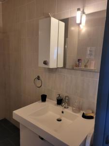 studio agay a 2 pas des plages