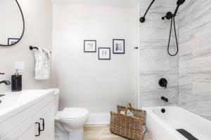 South Bend Serenity: Freshly Renovated 3BR 2mi ND