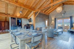 Chalets A 2 min du telecabine Chalet de charme 4 etoiles : photos des chambres
