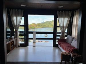 Casa 03 quartos com vista incrivel - Itanema Angra dos Reis