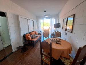 Lindo 2 Qts Vaga Búzios vista deslumbrante do Mar