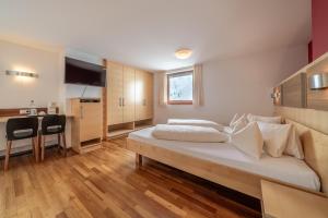 Deluxe Double Room room in Hotel Hochsölden