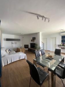 NIZA BEACH NIGHT AND DAY